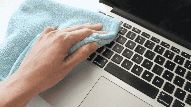 Cách vệ sinh laptop đúng cách tại nhà