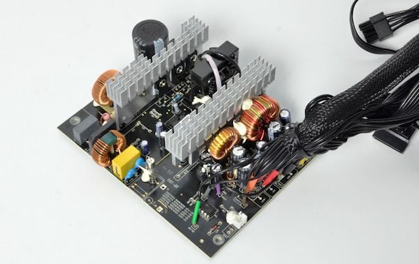 Nguồn MIK SPower C650B 650W Active PFC