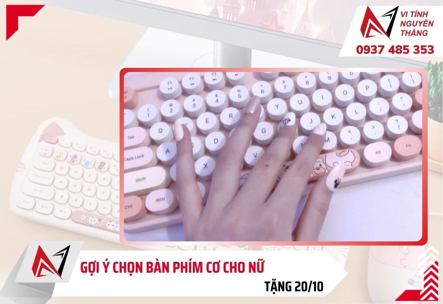 Khách hàng gõ thử bàn phím cơ tại cửa hàng Vi Tính Nguyễn Thắng Đồng Nai